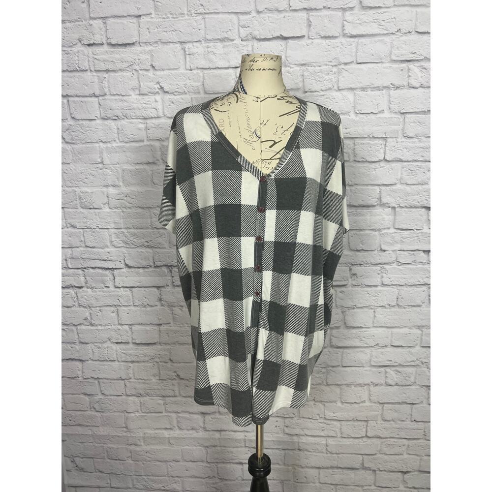 MTS Gray and White Checkered Button Up Top